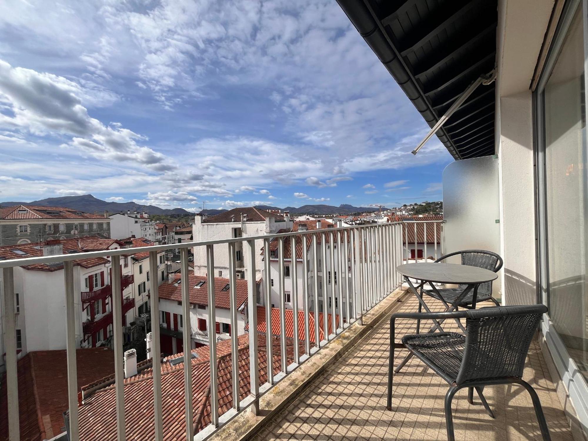 Coeur De Saint-Jean-De-Luz : Appartement Lumineux Avec Balcon, Proche Plage Et Commerces - Fr-1-239-1079 Esterno foto